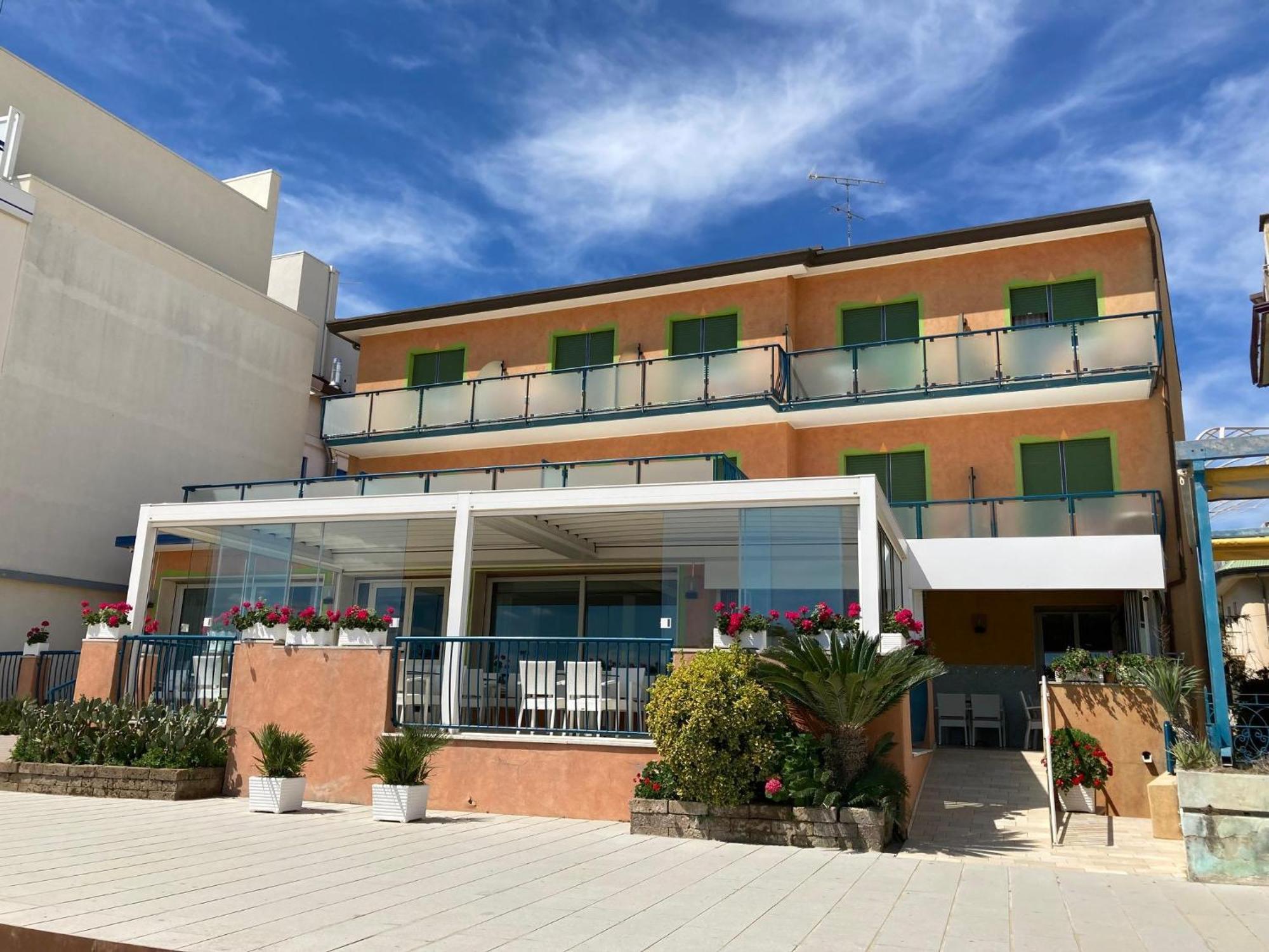 Hotel Giacomazzo Caorle Exteriör bild