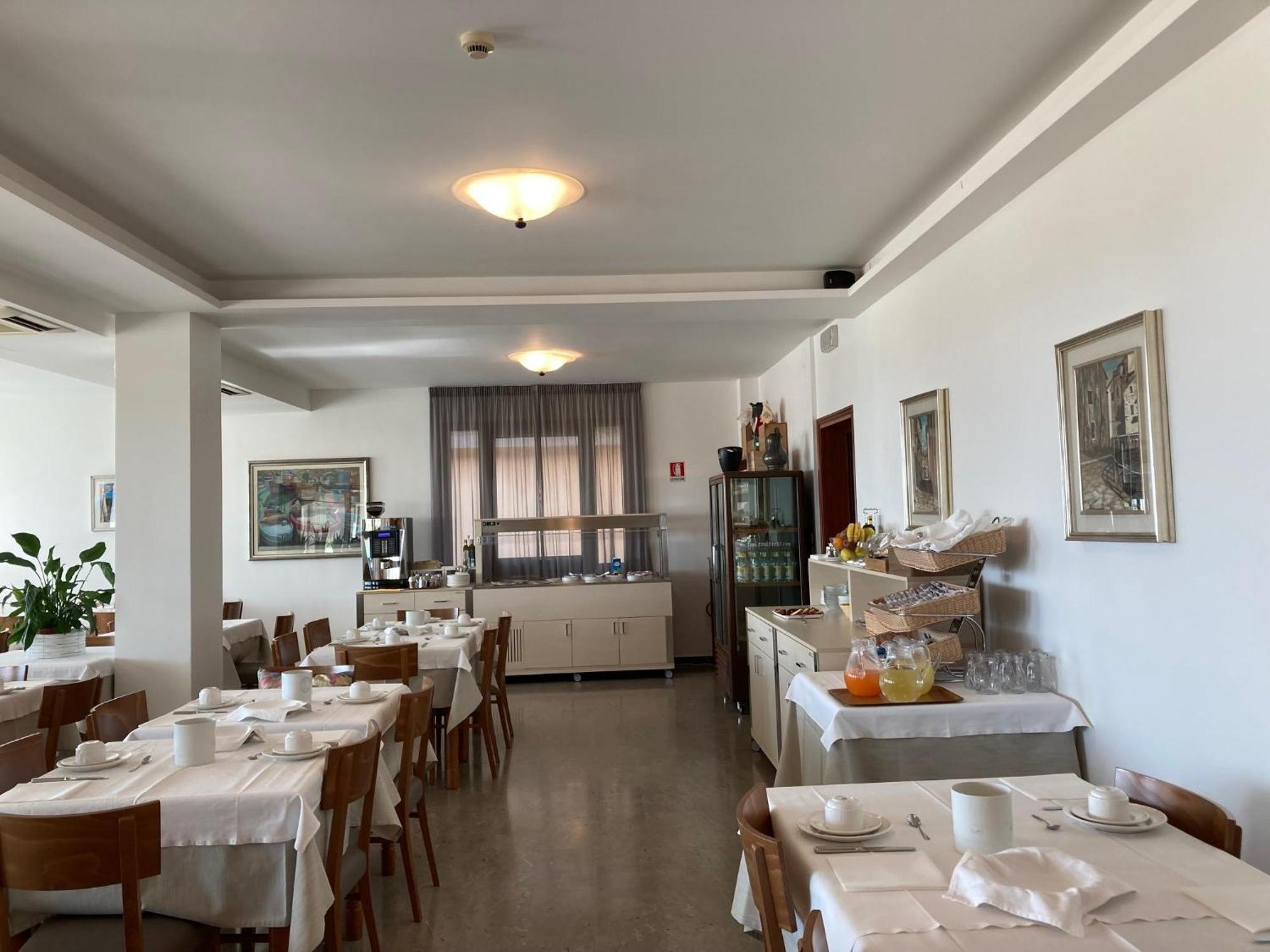 Hotel Giacomazzo Caorle Exteriör bild