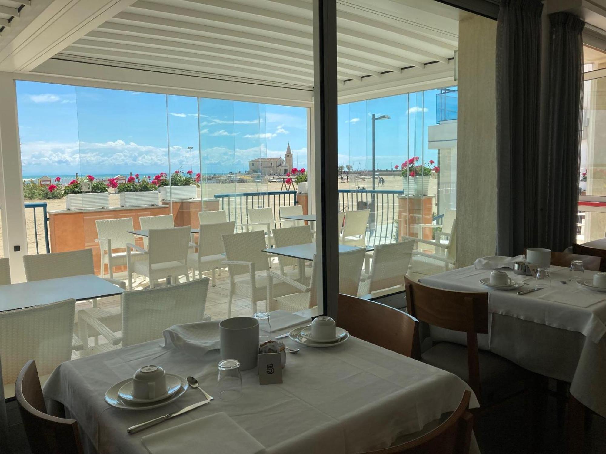 Hotel Giacomazzo Caorle Exteriör bild