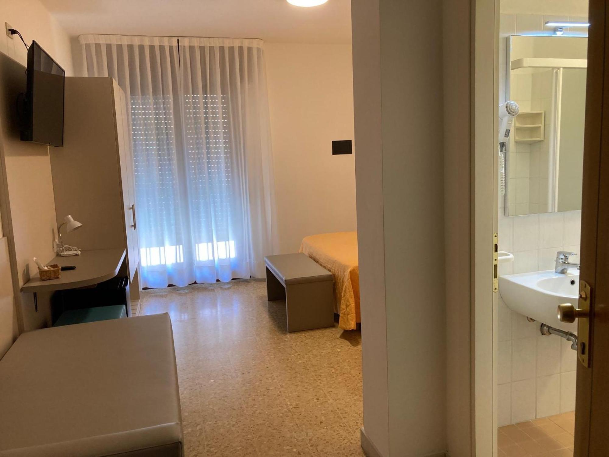 Hotel Giacomazzo Caorle Exteriör bild