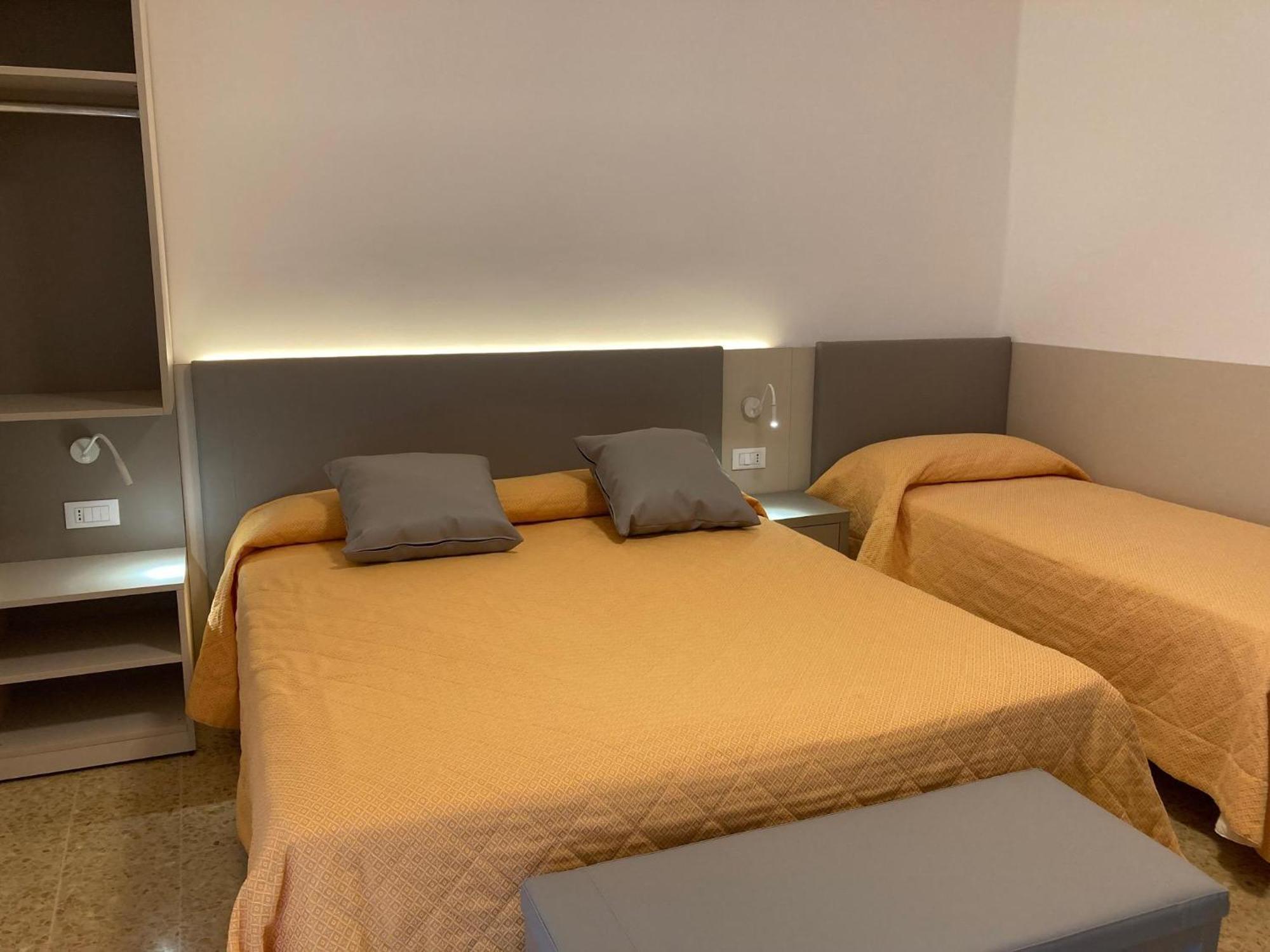 Hotel Giacomazzo Caorle Exteriör bild