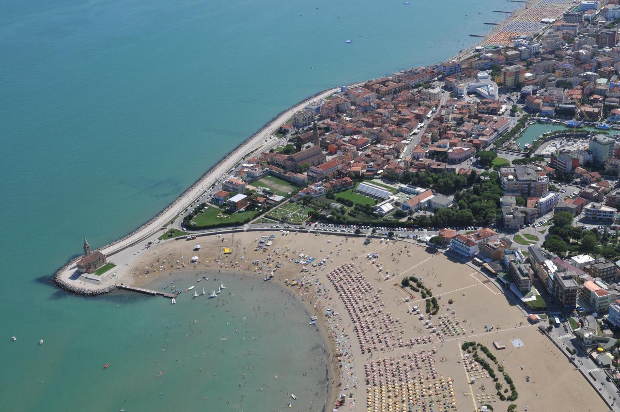 Hotel Giacomazzo Caorle Exteriör bild