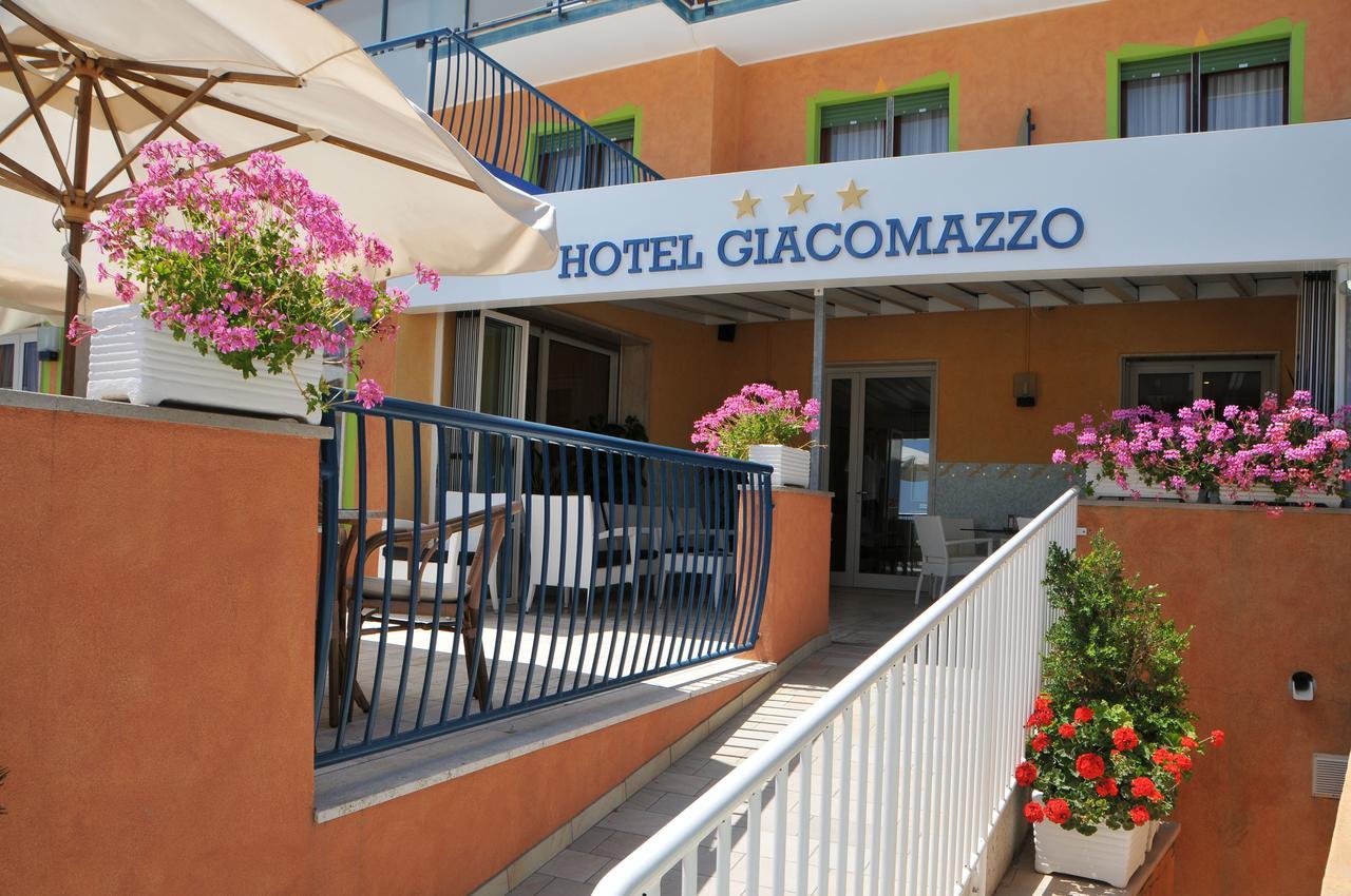Hotel Giacomazzo Caorle Exteriör bild